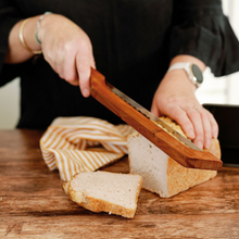 Load image into Gallery viewer, Bowmaster® Bread Knife